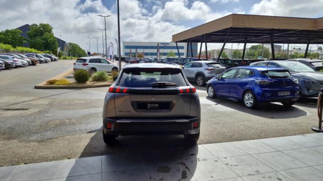 Peugeot 2008 image 2