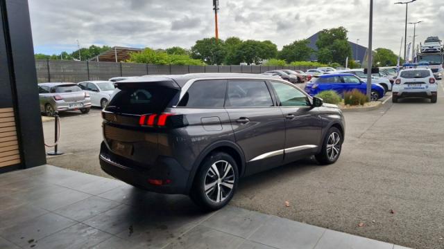 Peugeot 5008 image 6