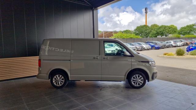 Volkswagen Transporter image 2