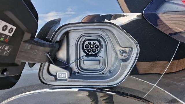 Peugeot E-208 image 1