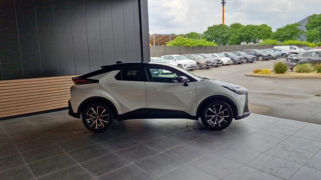 Toyota C-Hr image 2