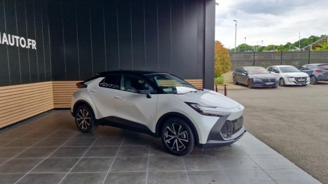 Toyota C-Hr image 2