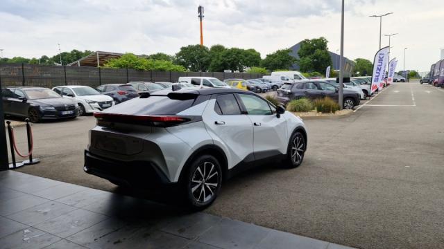 Toyota C-Hr image 9