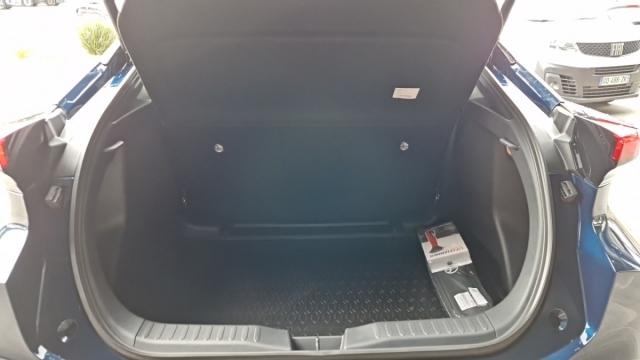 Toyota C-Hr image 7