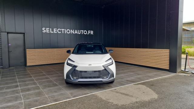 Toyota C-Hr image 2