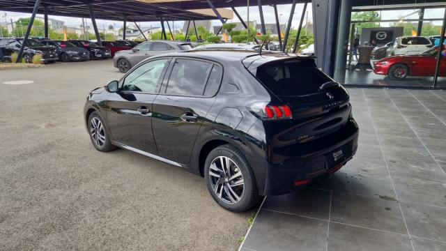 Peugeot 208 image 3