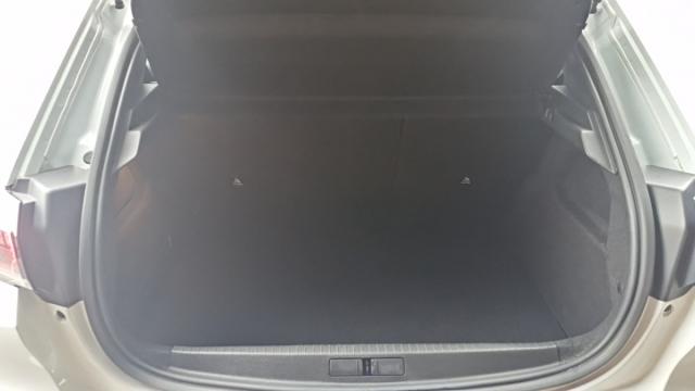 Peugeot 208 image 8