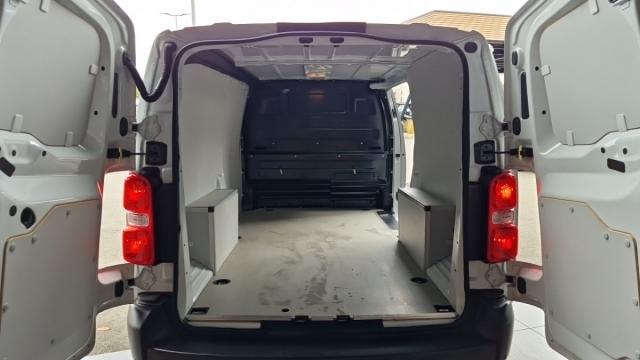 Citroen Jumpy image 2