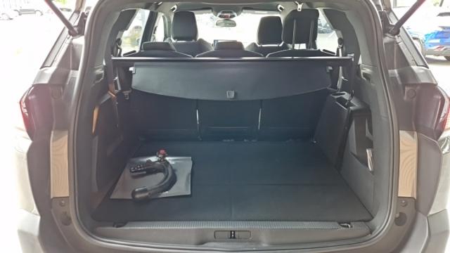 Peugeot 5008 image 9