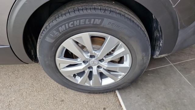 Peugeot 5008 image 2