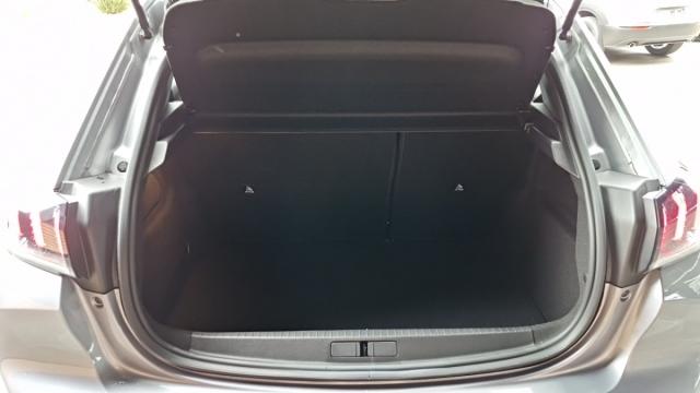 Peugeot 208 image 7