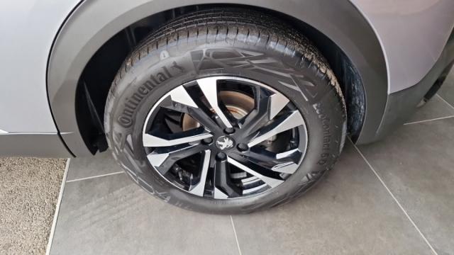 Peugeot 2008 image 8