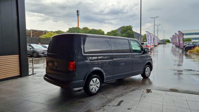 Volkswagen Transporter image 9