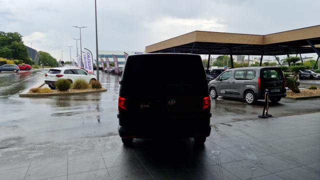 Volkswagen Transporter image 7