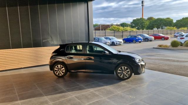 Peugeot 208 image 9