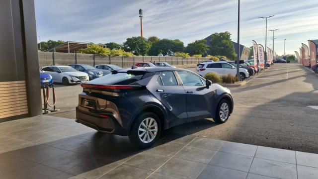 Toyota C-Hr image 8