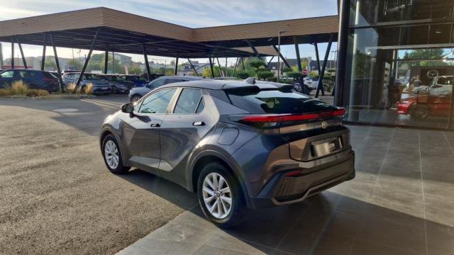 Toyota C-Hr image 9