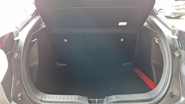 Toyota C-Hr image 9