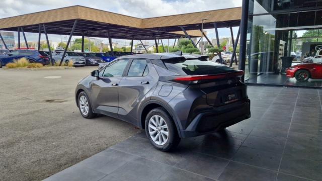 Toyota C-Hr image 2