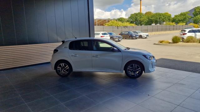 Peugeot 208 image 9