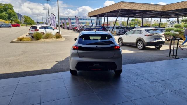 Peugeot 208 image 7