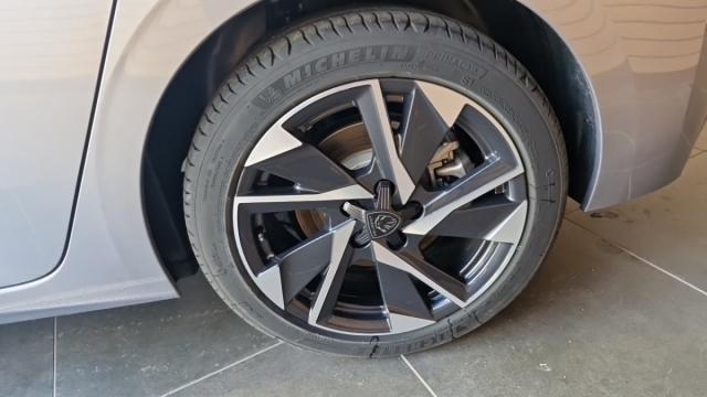 Peugeot 308 image 6