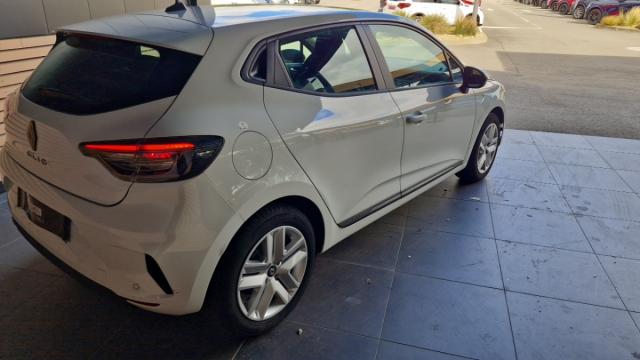 Renault Clio image 2