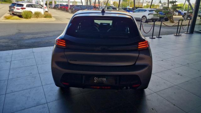 Peugeot 208 image 9