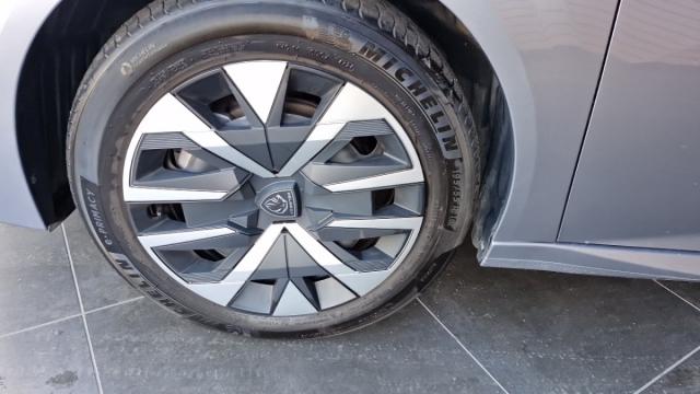 Peugeot 208 image 6