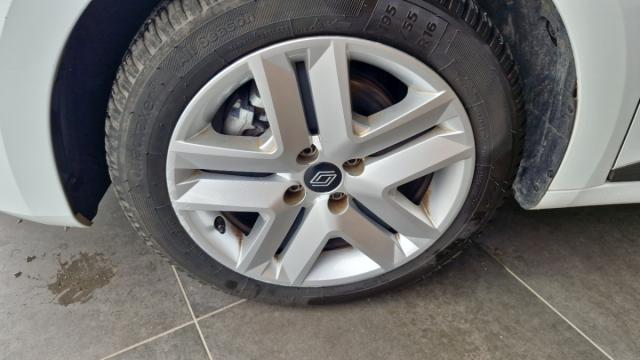 Renault Clio image 6