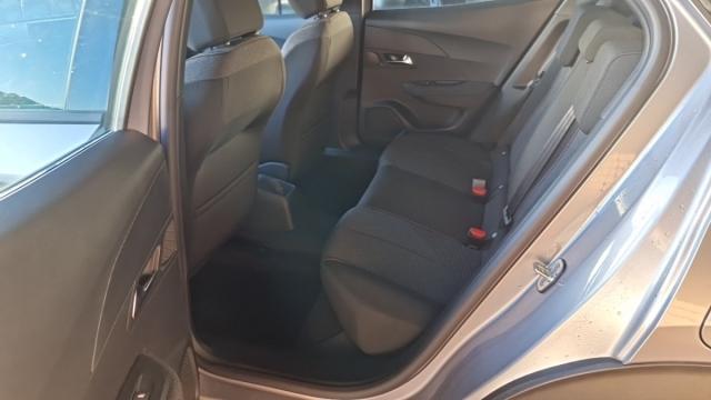 Peugeot 2008 image 6
