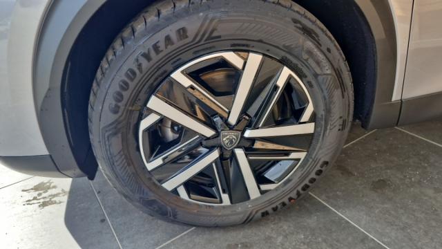 Peugeot 2008 image 9