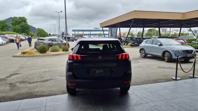 Peugeot 5008 image 2