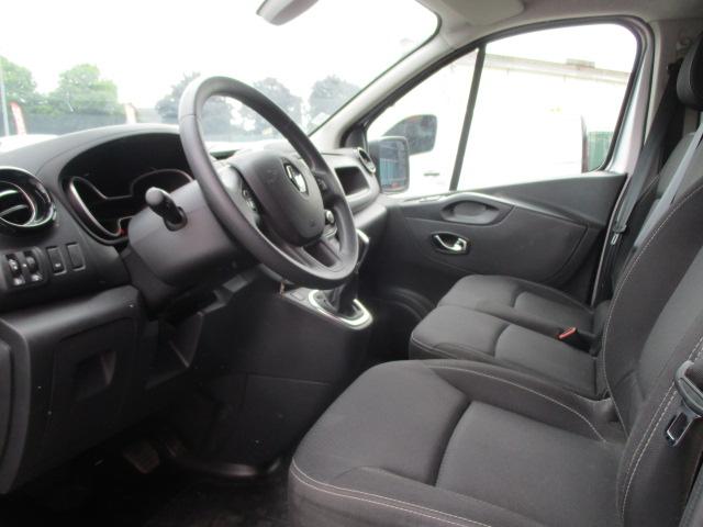 Renault Trafic image 8