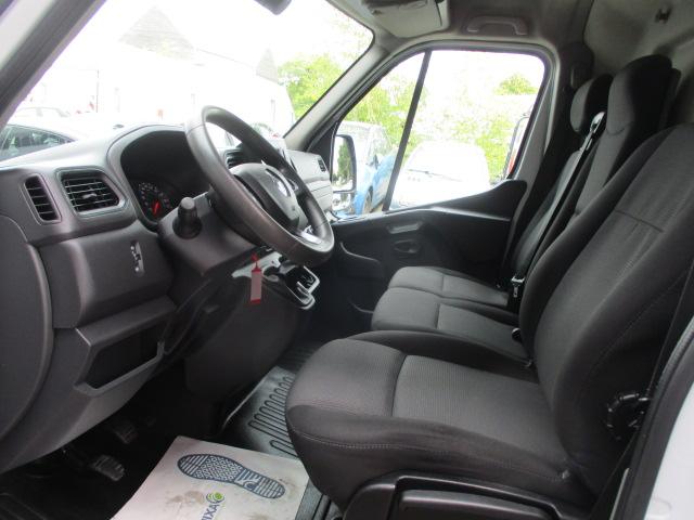 Renault Master image 9