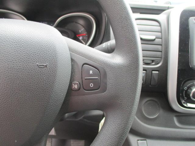 Renault Trafic image 2