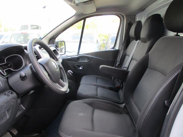 Renault Trafic image 2