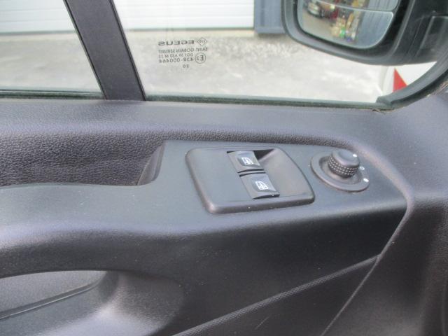 Renault Trafic image 8