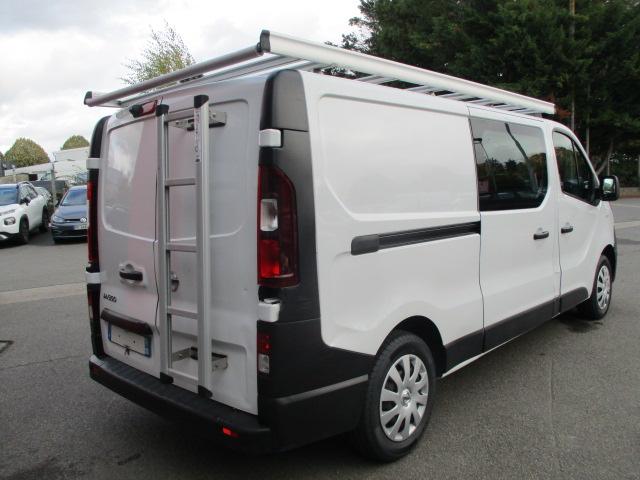 Nissan Nv300 image 4