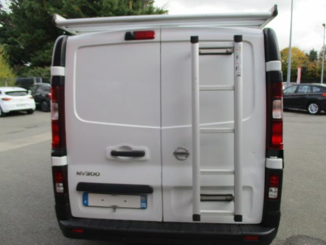 Nissan Nv300 image 7