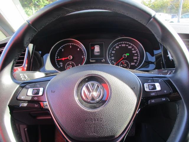 Volkswagen Golf image 7