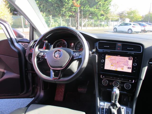 Volkswagen Golf image 8