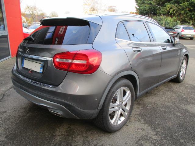 Mercedes Benz Gla image 9