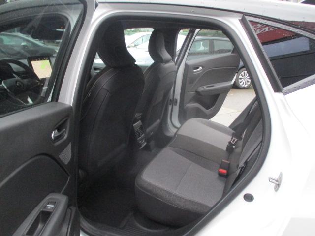 Renault Captur image 9