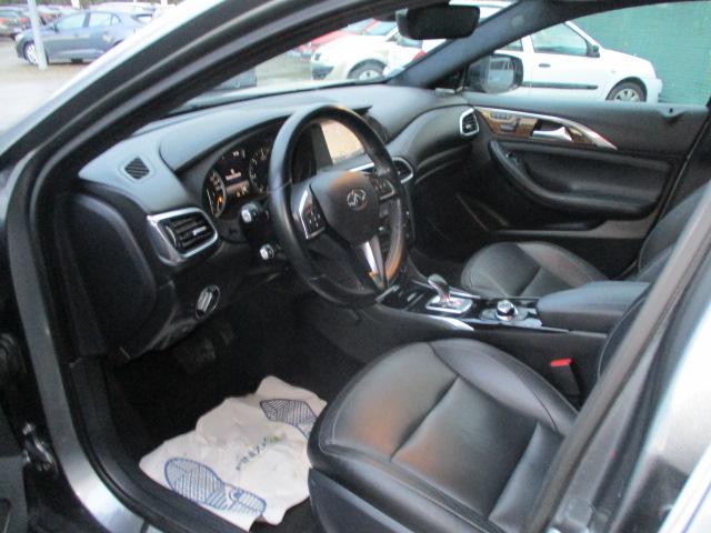 Infiniti Q30 image 9