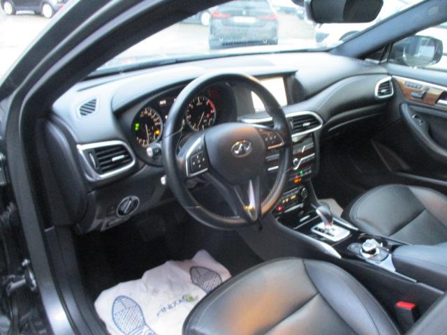 Infiniti Q30 image 7