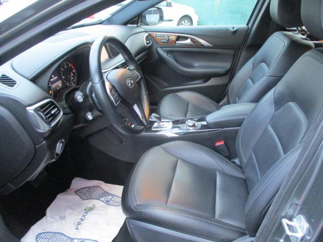 Infiniti Q30 image 2