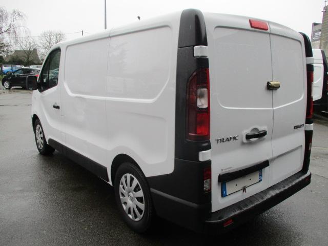 Renault Trafic image 2