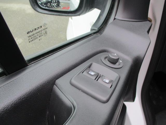 Renault Trafic image 7