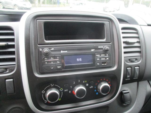 Renault Trafic image 1